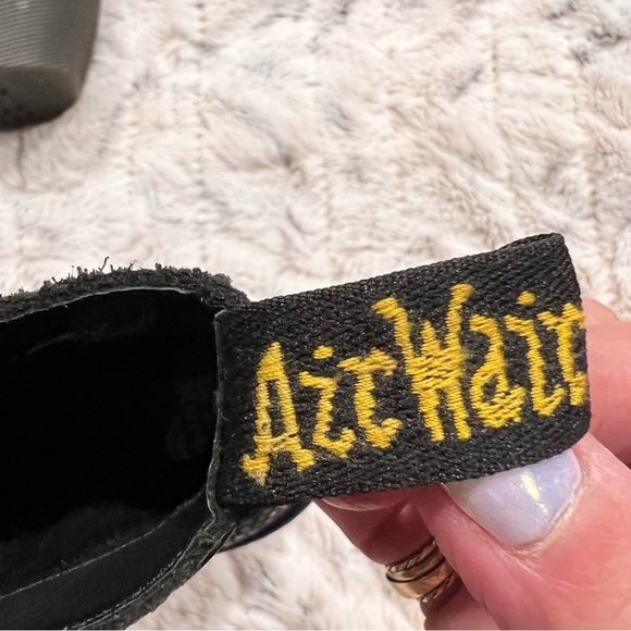 NWOB Dr. Martens Caitlin Black Snakeskin Platform Boots Sz-6 - Picture 8 of 11